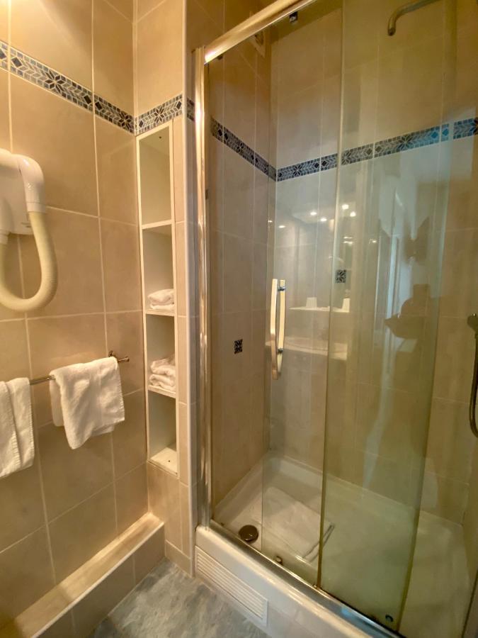 Hotel Studia Paris Luaran gambar